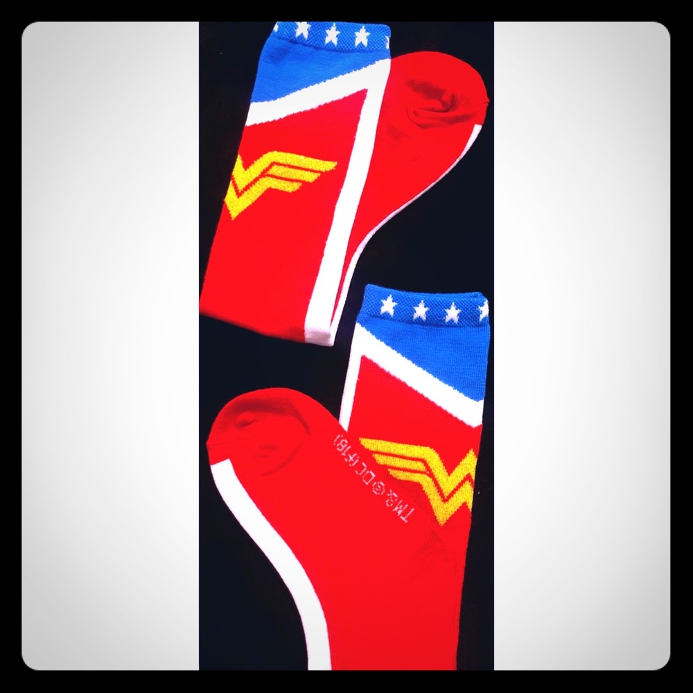 ❤️2 for $20❤️ trendy wonder women socks